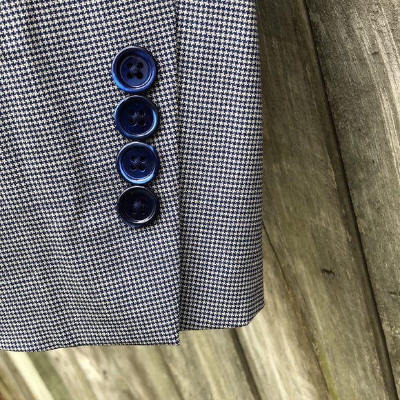 Brooks Brothers - Picture 6 of 16